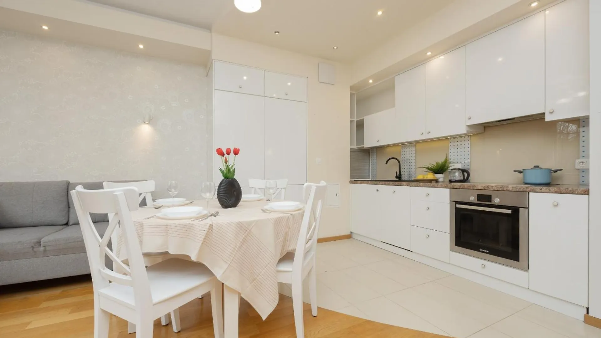 Beautiful Apartment With Spacious Terrace By Noclegi Renters Warsaw